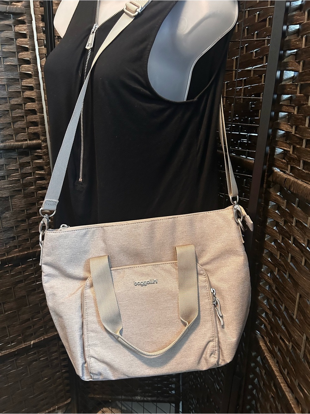 Baggallini lite grey satchel with Adjustable Crossbody Strap RfID wallet pocket
